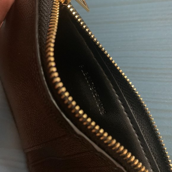 Yves Saint Laurent Monogram Quilted Bill Wallet - Picture 7 of 7